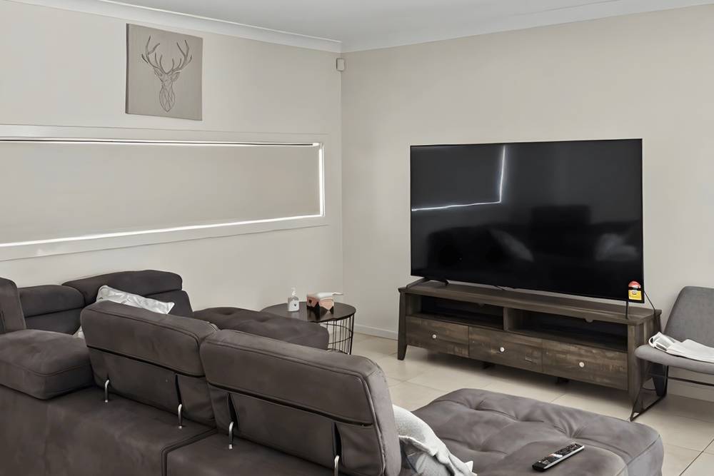Carnes Hill home photo 3